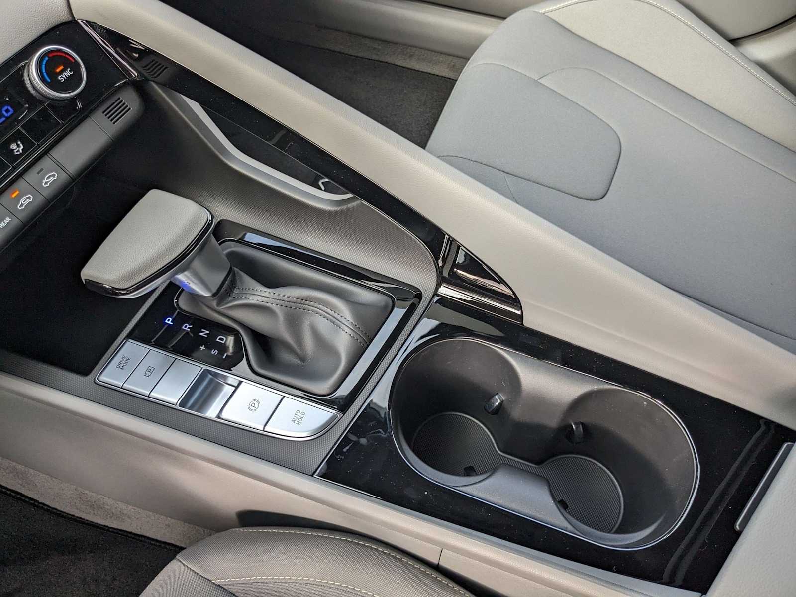 new 2025 Hyundai Elantra Hybrid car, priced at $26,431