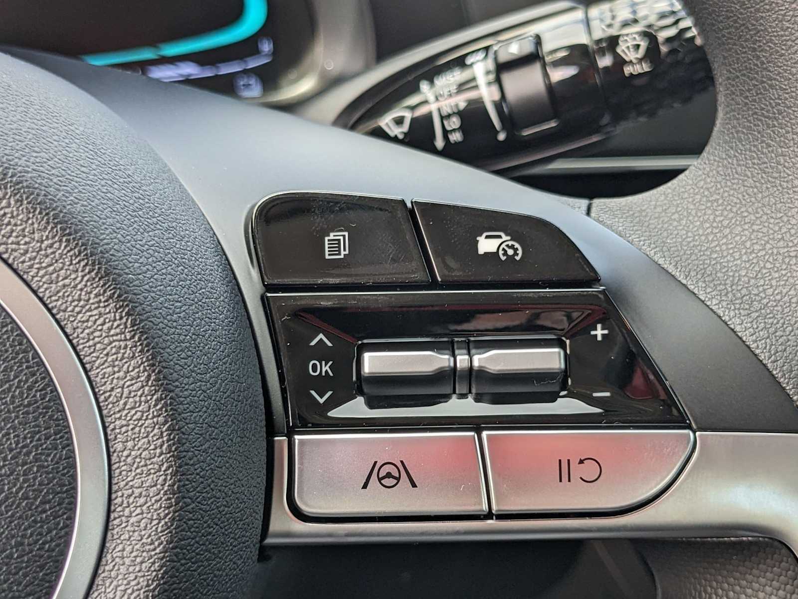 new 2025 Hyundai Elantra Hybrid car, priced at $26,431