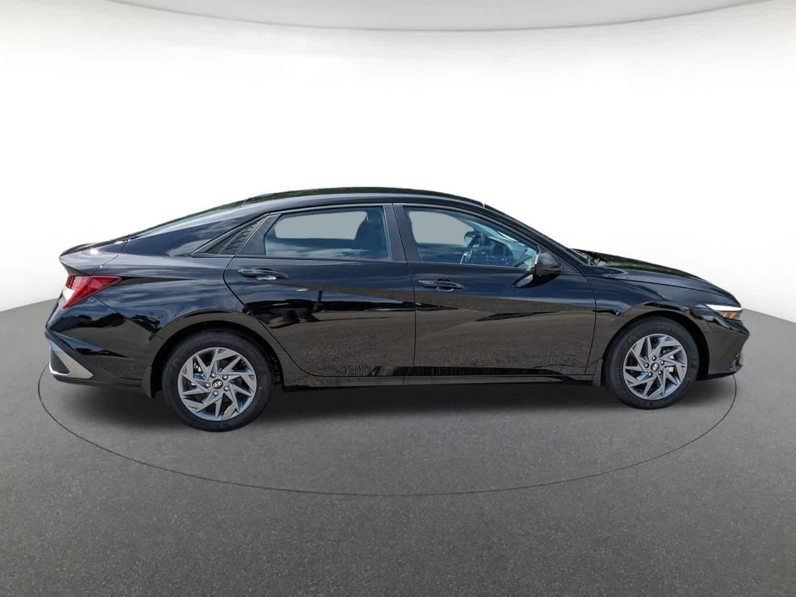 new 2025 Hyundai Elantra Hybrid car, priced at $26,431