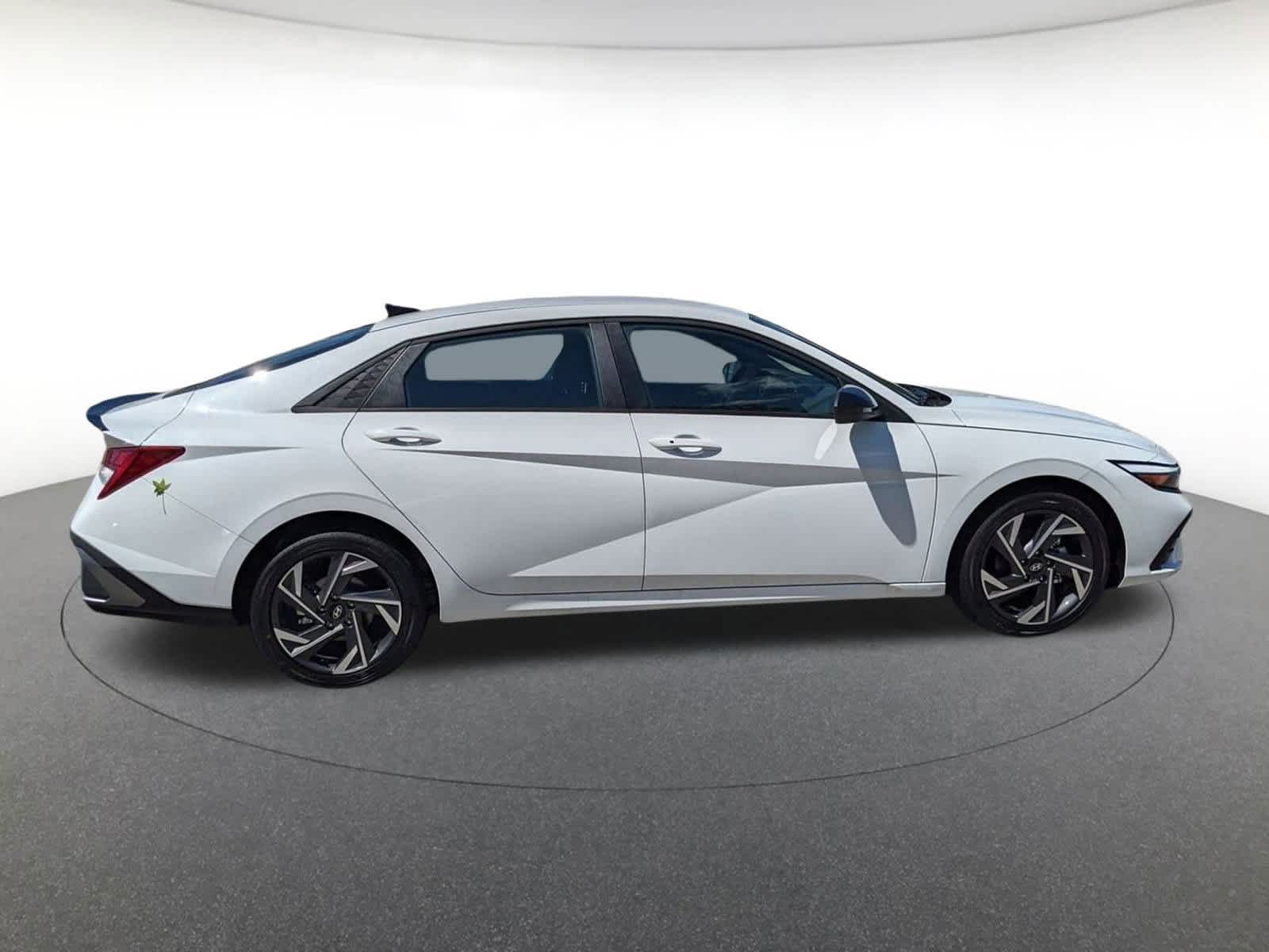 new 2025 Hyundai Elantra Hybrid car, priced at $29,705