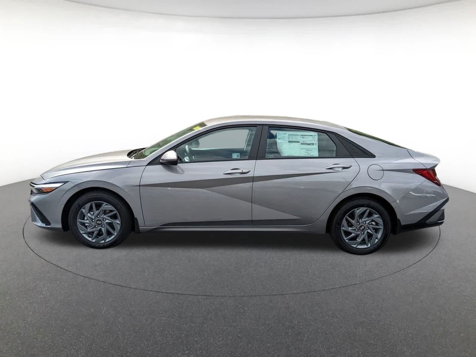 new 2025 Hyundai Elantra Hybrid car, priced at $26,431