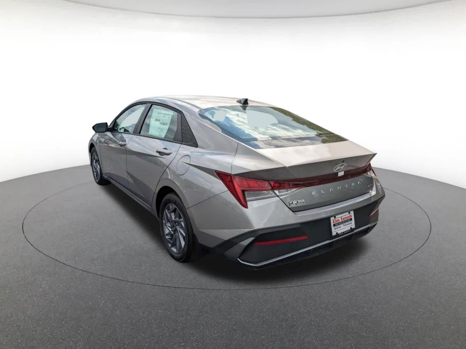 new 2025 Hyundai Elantra Hybrid car, priced at $26,431