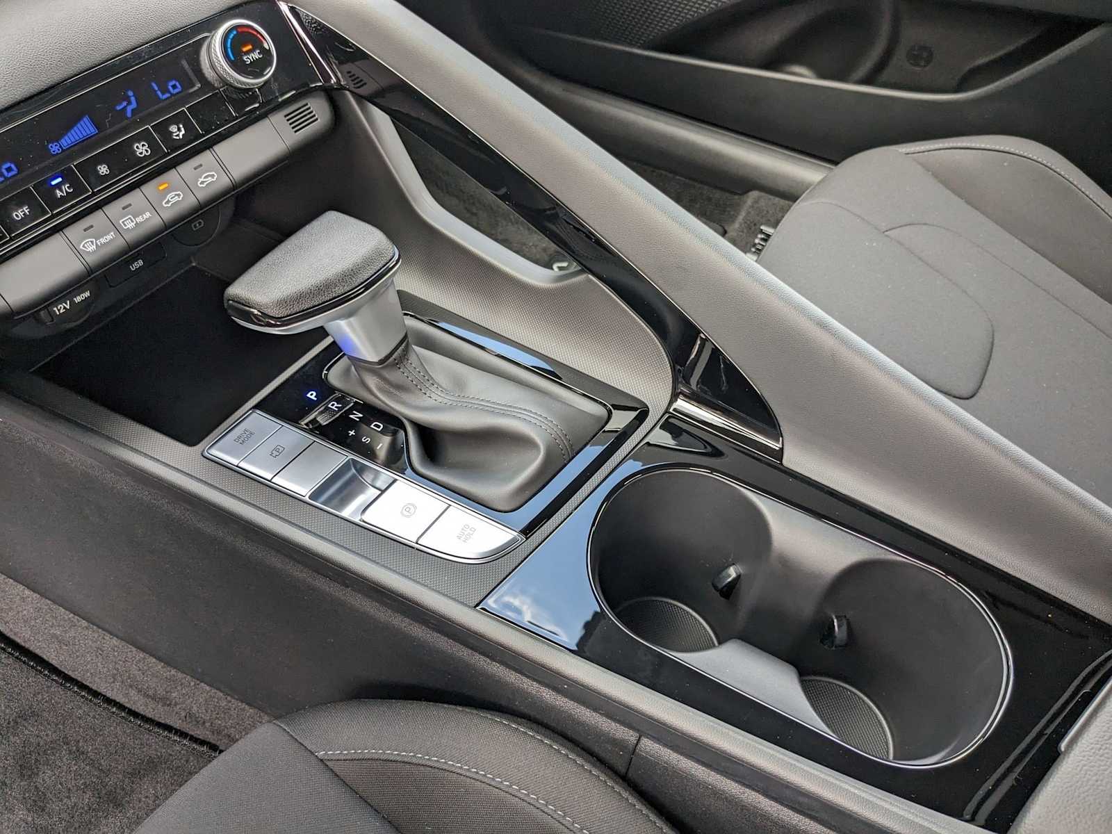 new 2025 Hyundai Elantra Hybrid car, priced at $26,911