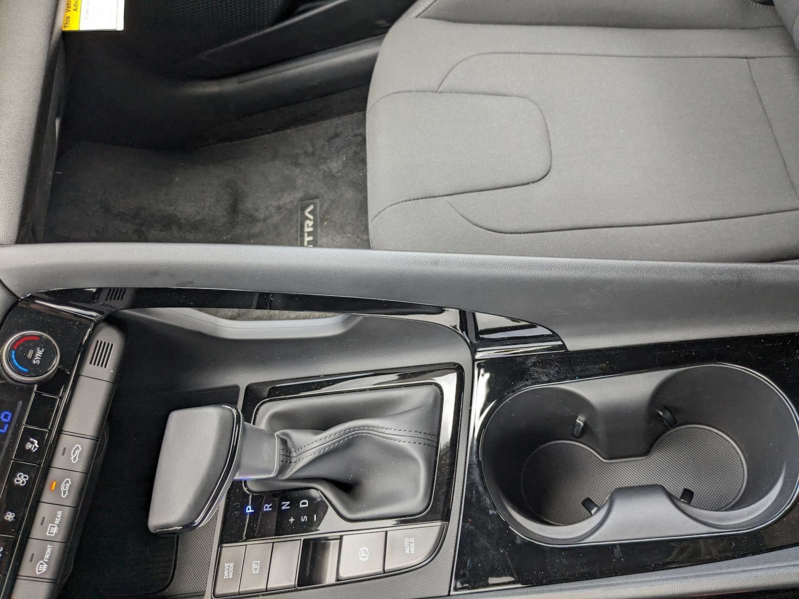 new 2025 Hyundai Elantra Hybrid car, priced at $28,330