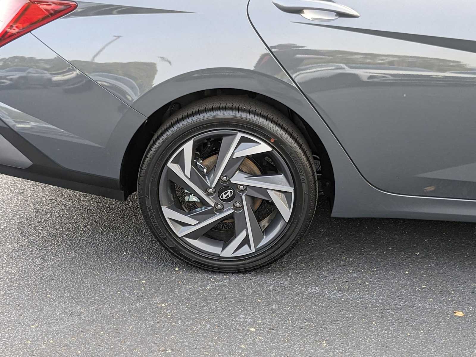 new 2025 Hyundai Elantra Hybrid car, priced at $29,175