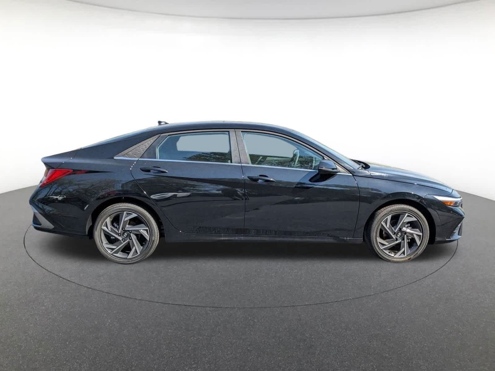 new 2025 Hyundai Elantra Hybrid car, priced at $30,540