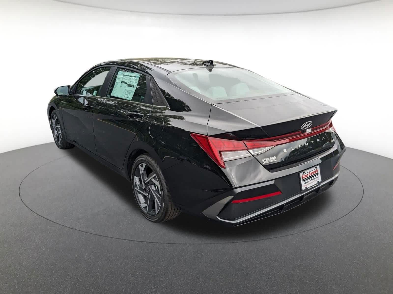 new 2025 Hyundai Elantra Hybrid car, priced at $30,652