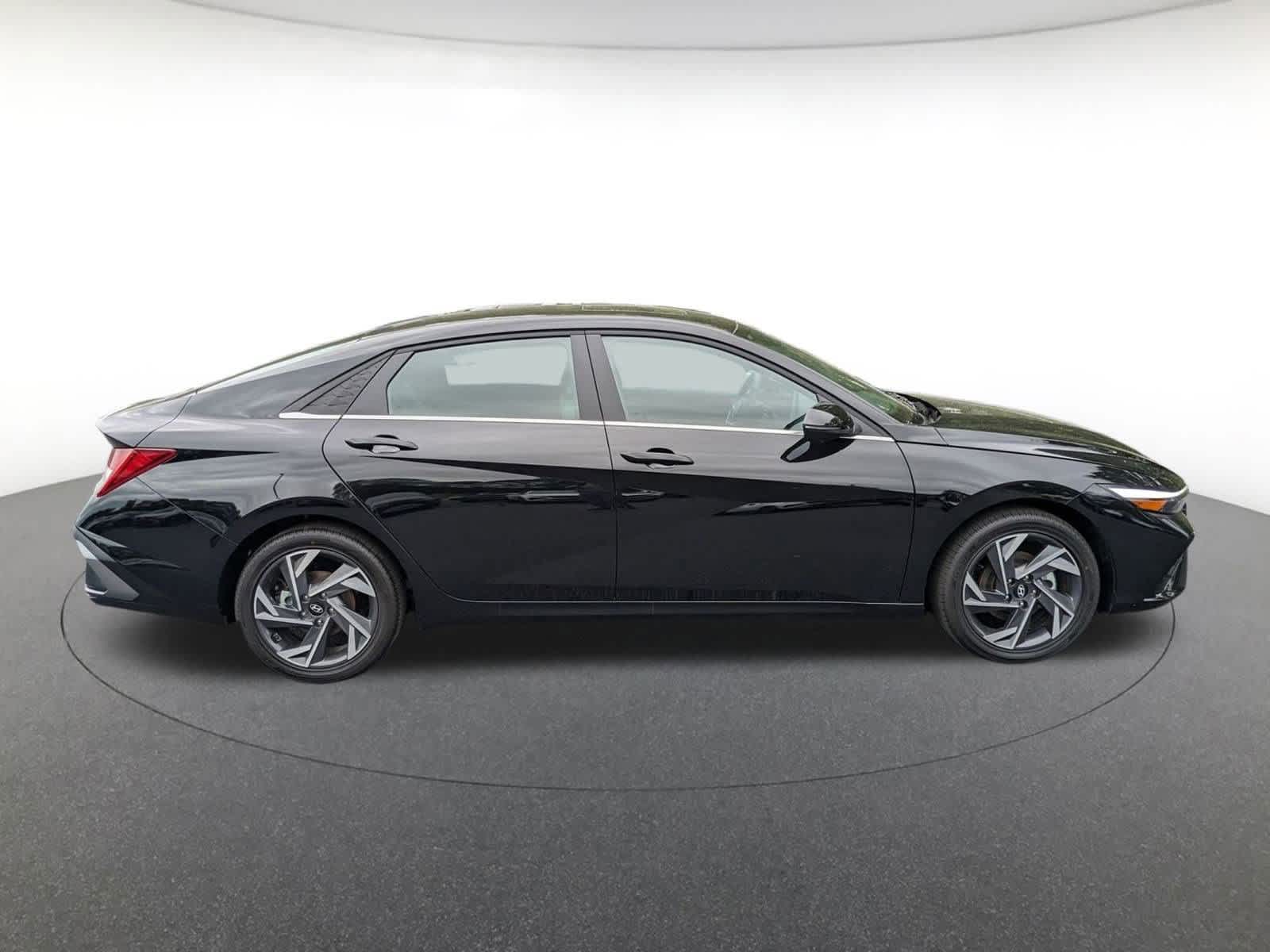 new 2025 Hyundai Elantra Hybrid car, priced at $30,652