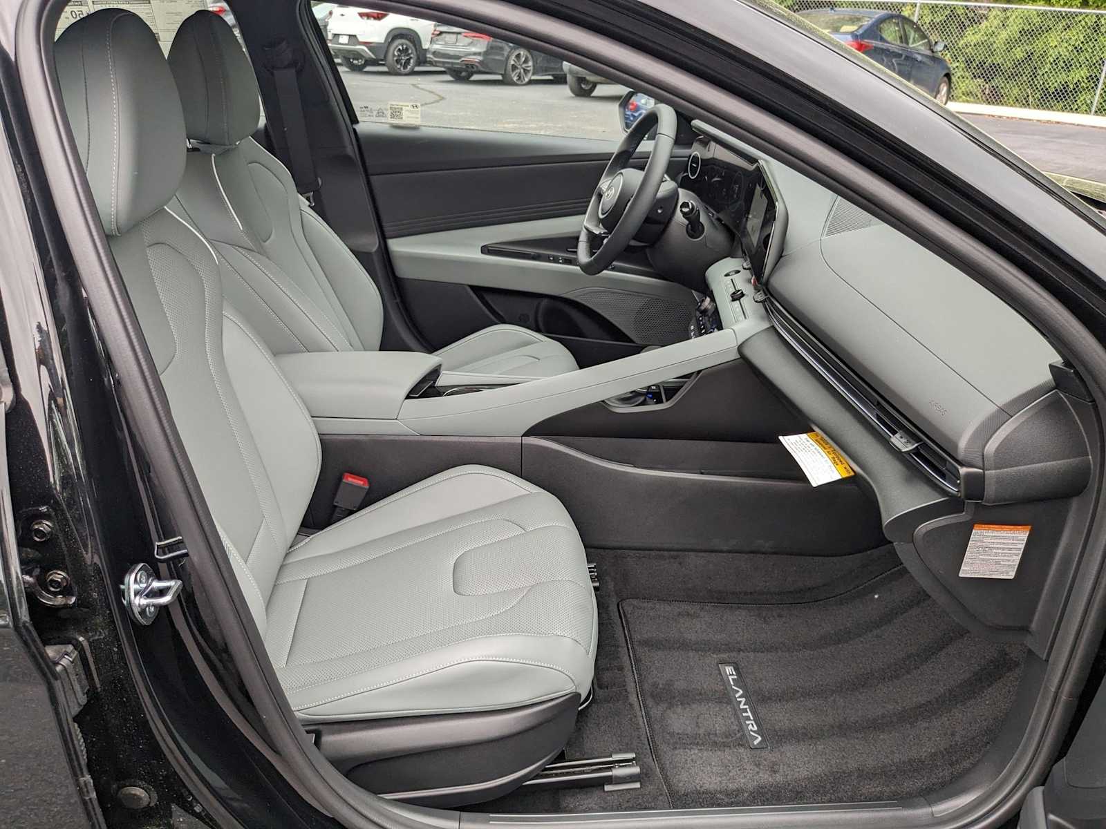 new 2025 Hyundai Elantra Hybrid car, priced at $30,652