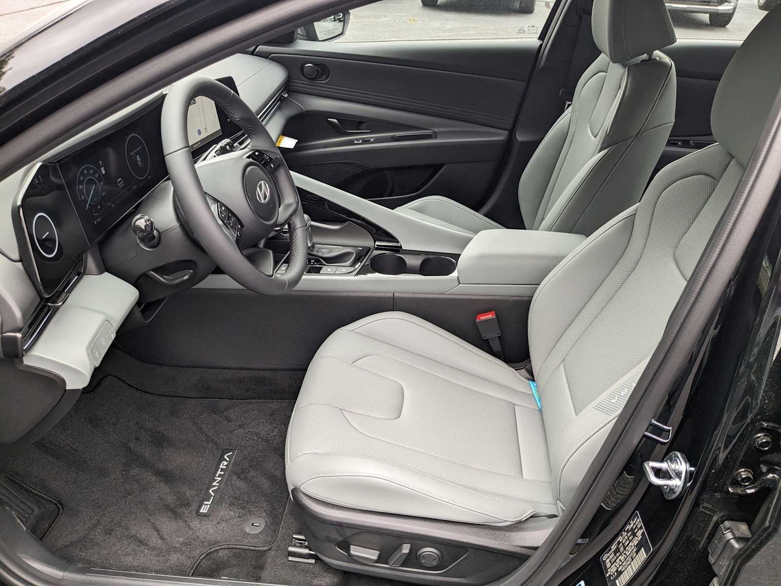 new 2025 Hyundai Elantra Hybrid car, priced at $30,652