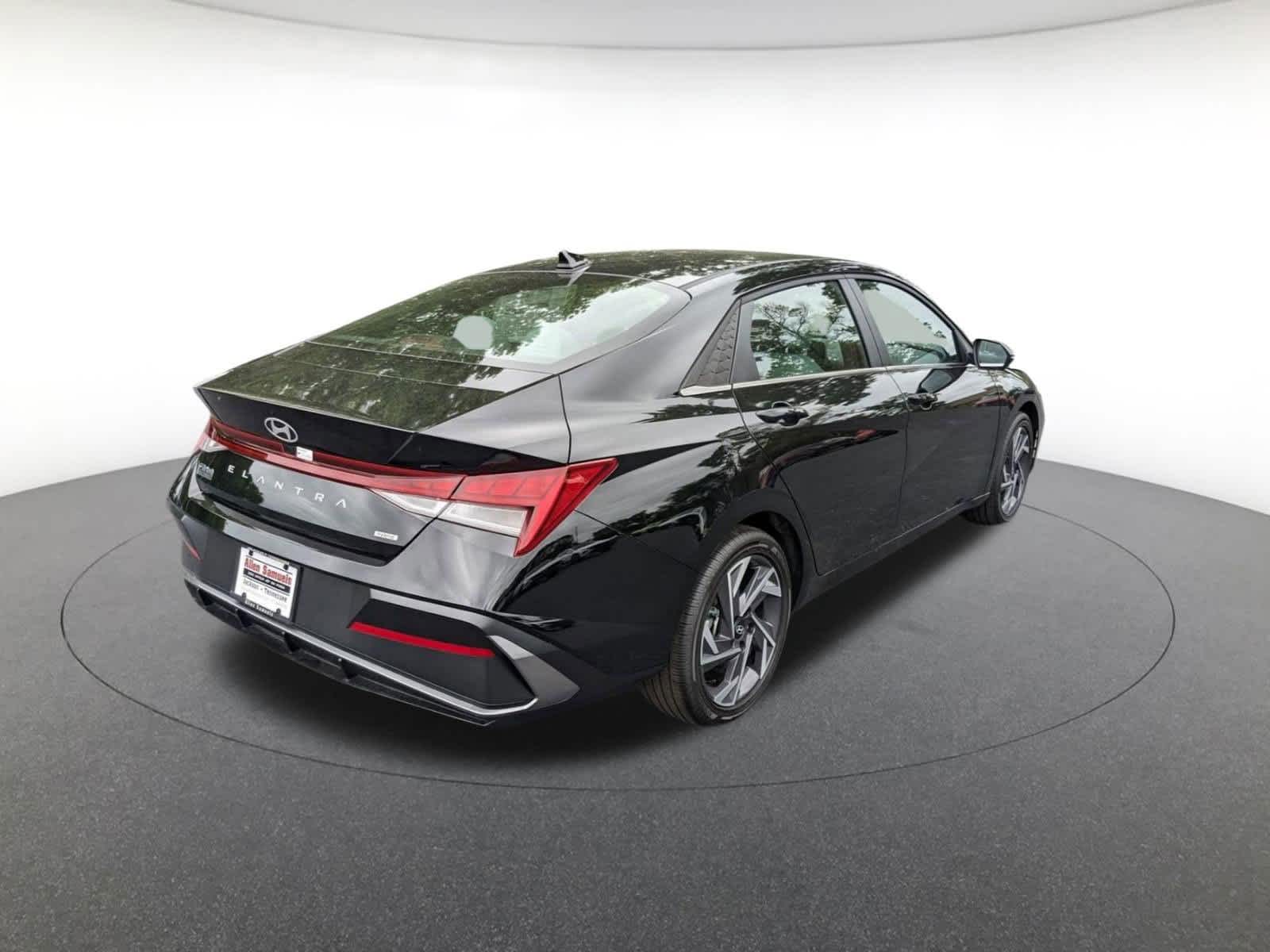 new 2025 Hyundai Elantra Hybrid car, priced at $30,652