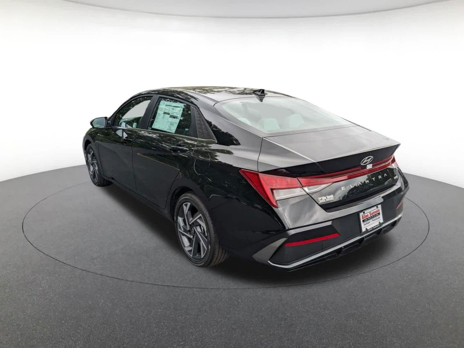 new 2025 Hyundai Elantra Hybrid car, priced at $30,652