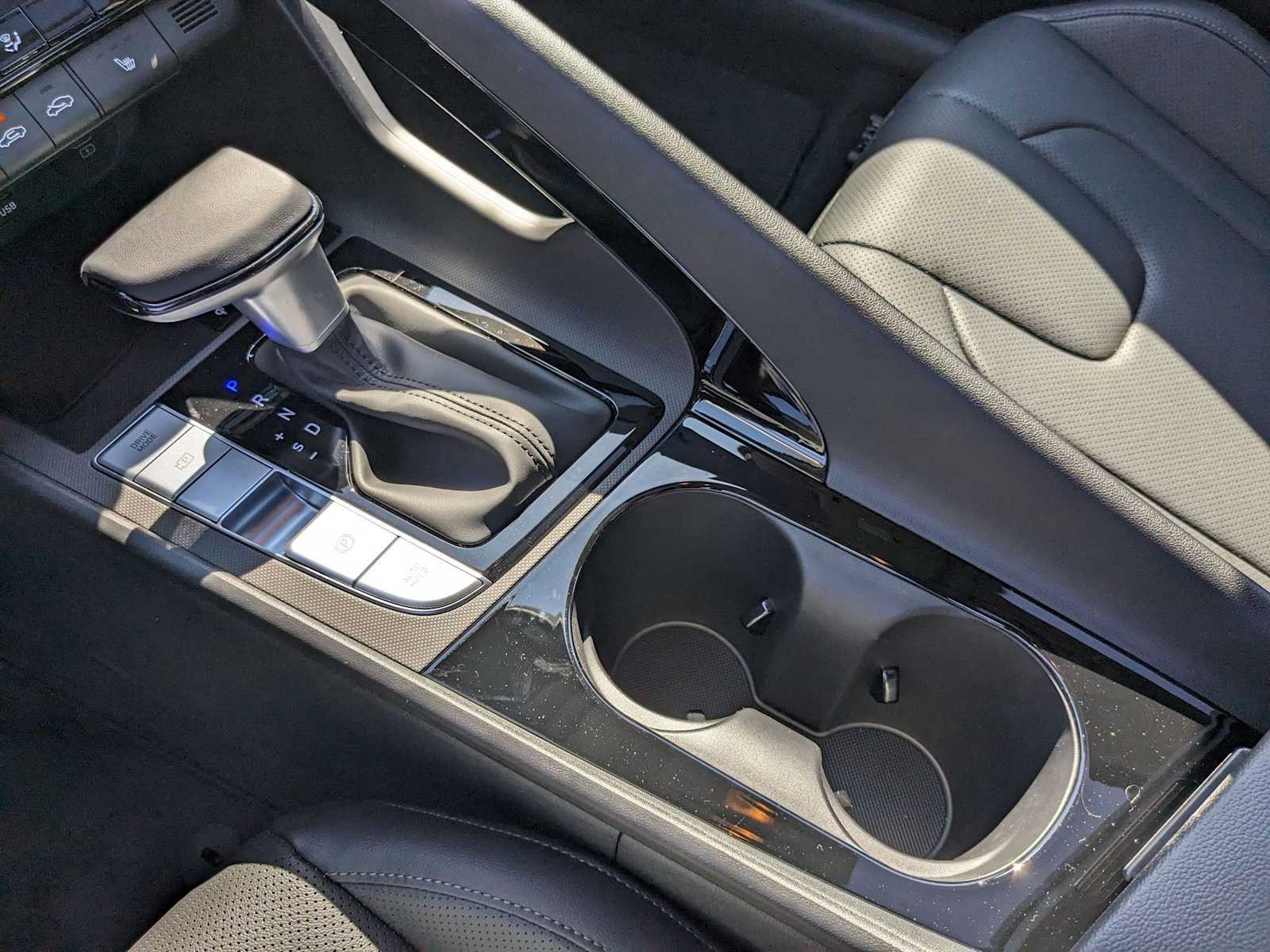 new 2025 Hyundai Elantra car, priced at $28,560