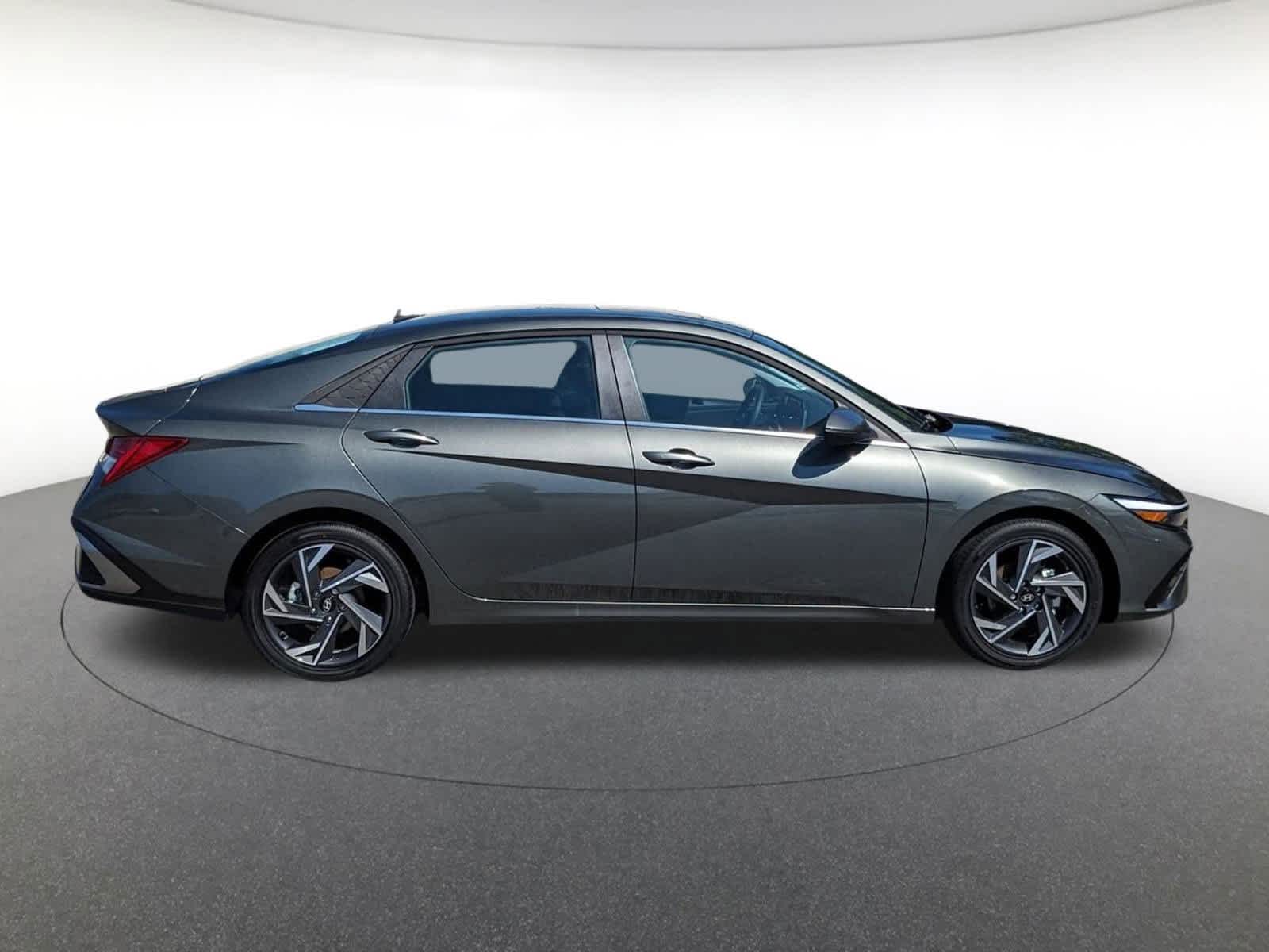 new 2025 Hyundai Elantra car, priced at $28,560