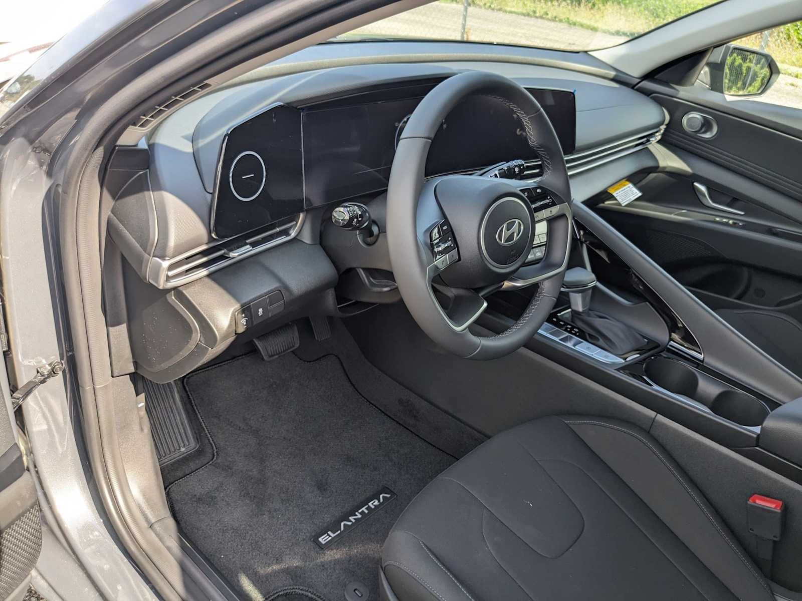 new 2025 Hyundai Elantra car, priced at $27,585