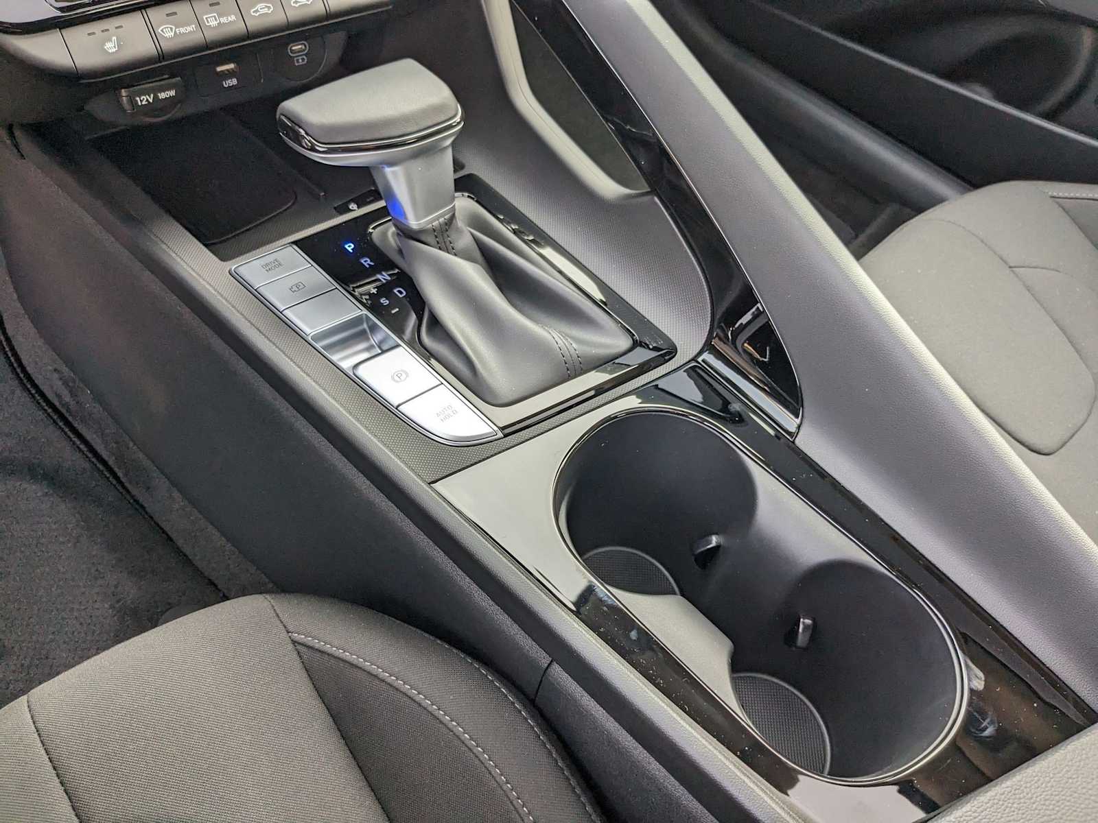 new 2025 Hyundai Elantra car, priced at $27,960