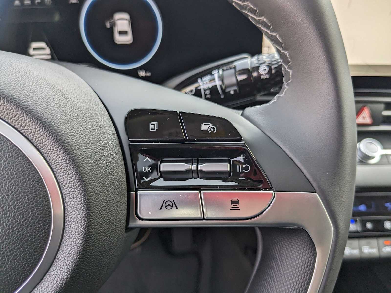 new 2025 Hyundai Elantra car, priced at $27,960