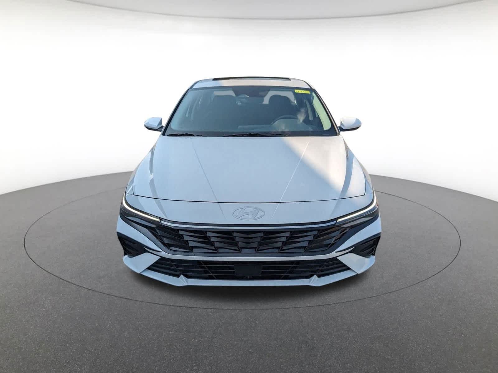 new 2025 Hyundai Elantra car, priced at $27,960