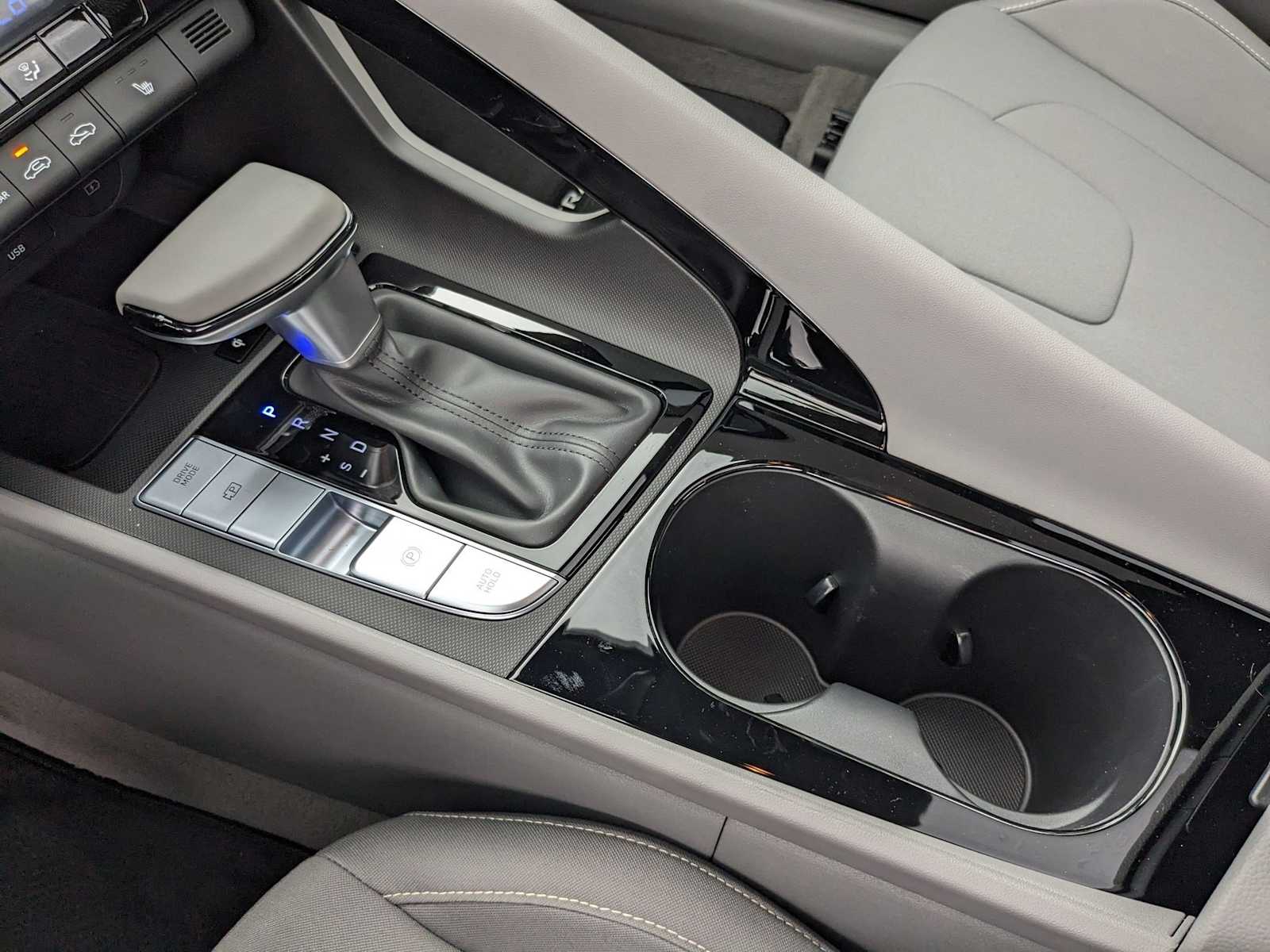 new 2025 Hyundai Elantra car, priced at $26,779