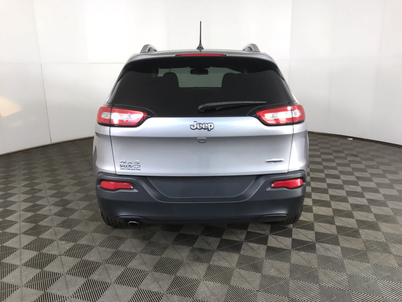 used 2018 Jeep Cherokee car, priced at $13,900