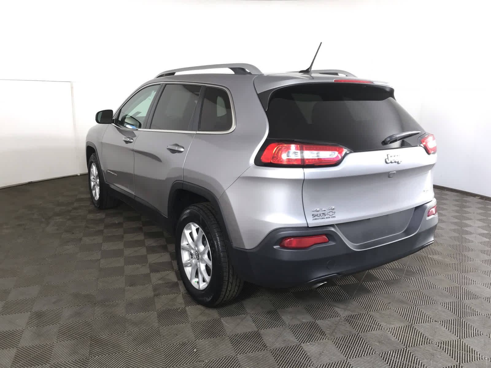used 2018 Jeep Cherokee car, priced at $13,900