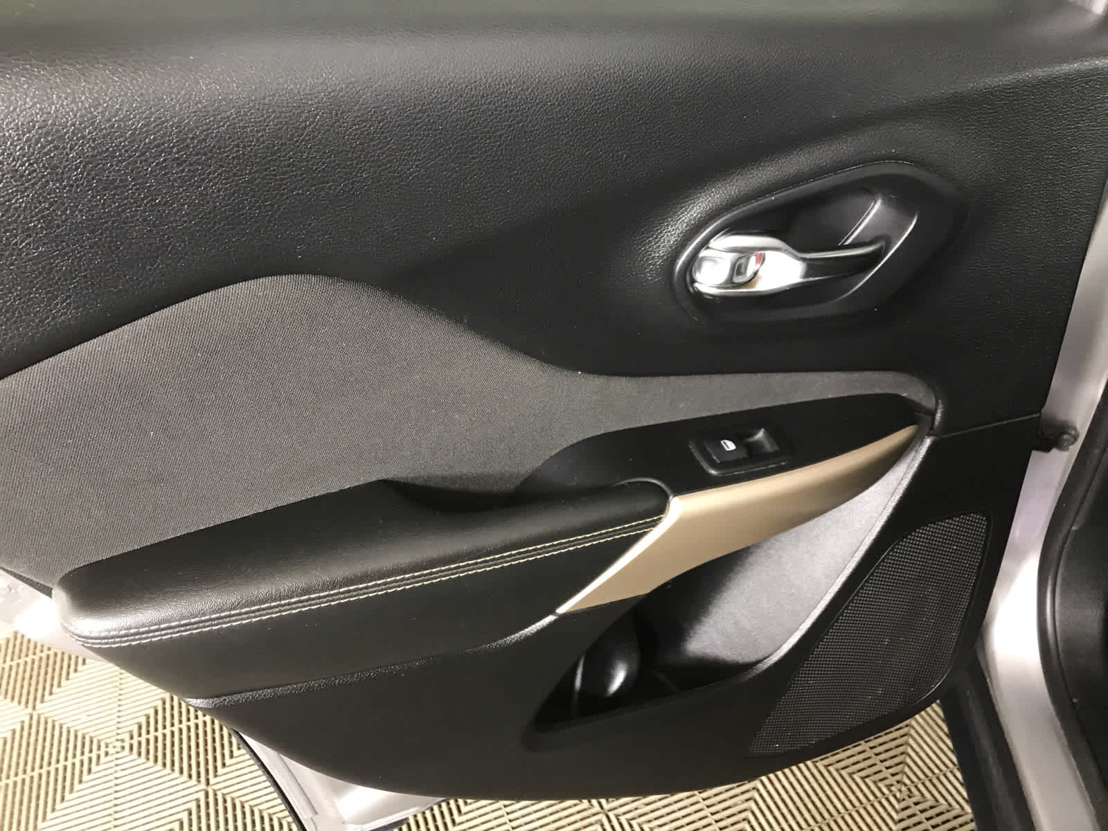 used 2018 Jeep Cherokee car, priced at $13,900