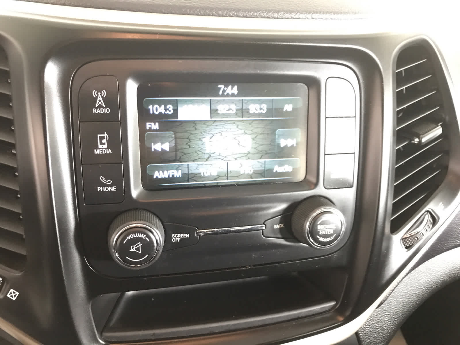 used 2018 Jeep Cherokee car, priced at $13,900