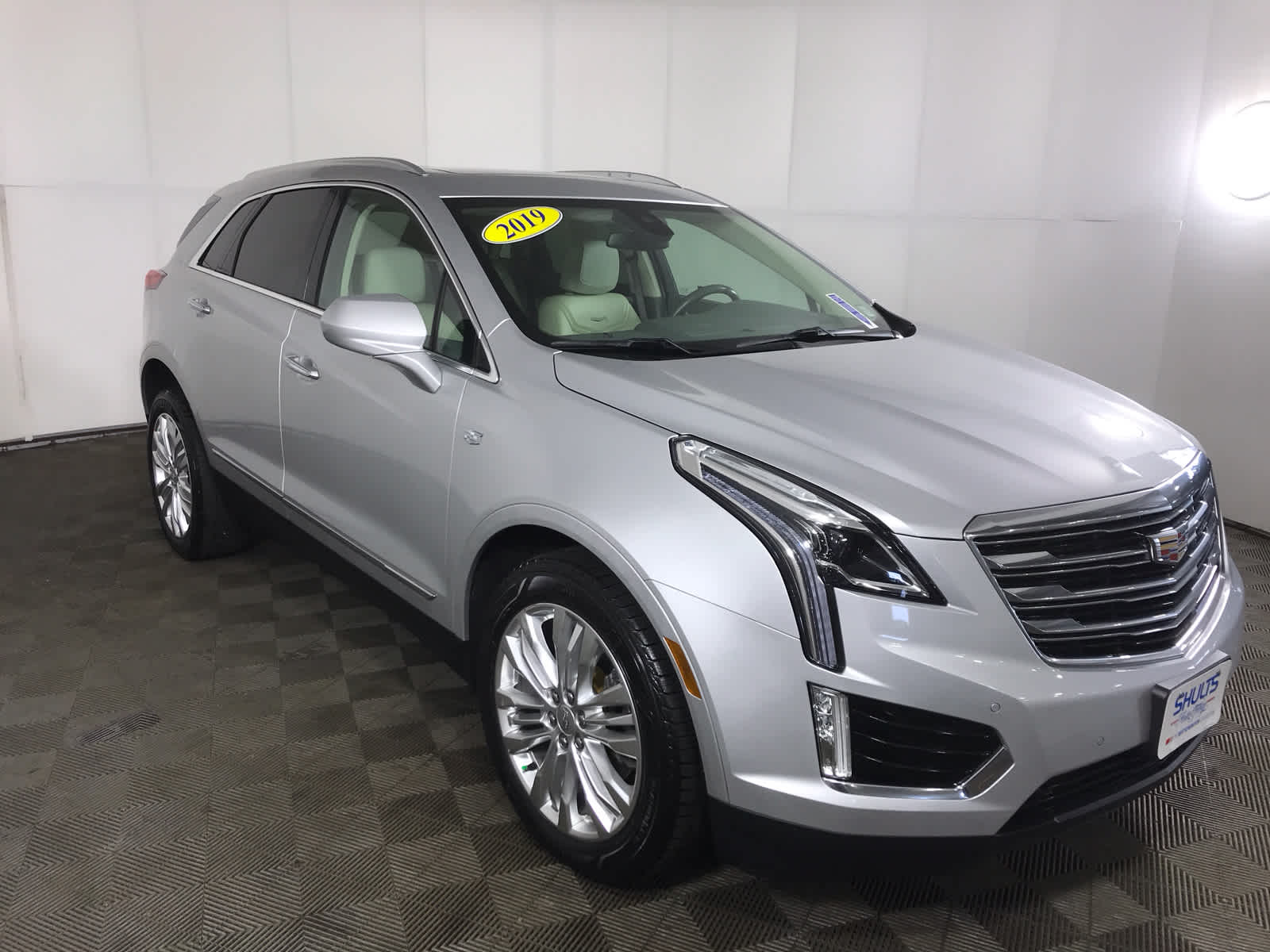 used 2019 Cadillac XT5 car, priced at $24,900