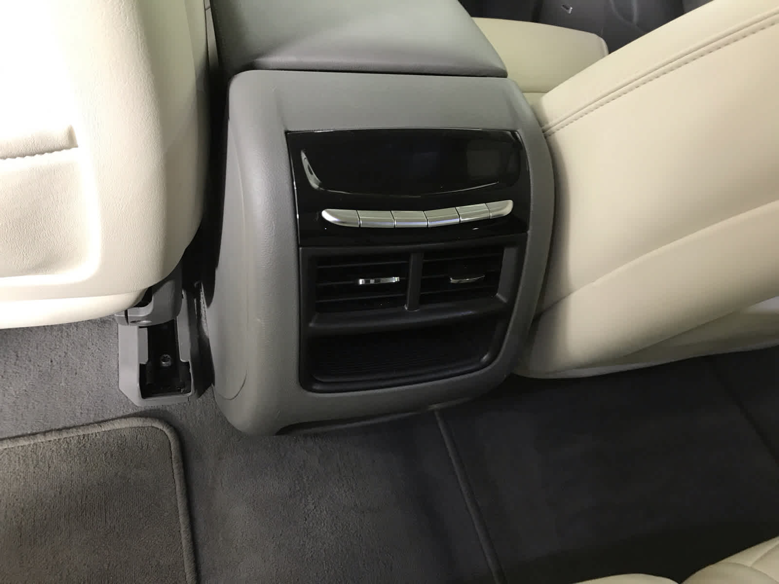 used 2019 Cadillac XT5 car, priced at $24,900