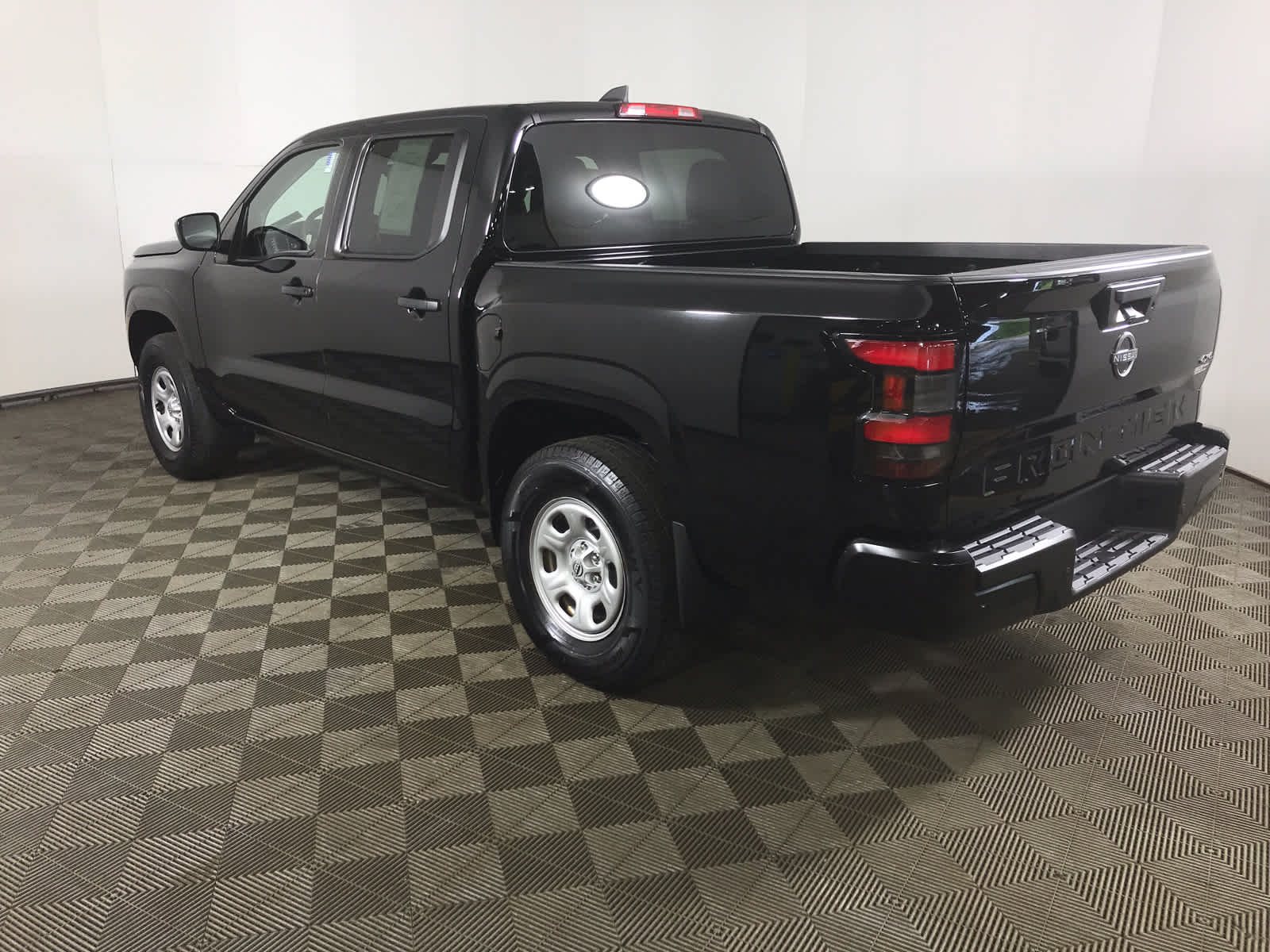 used 2022 Nissan Frontier car, priced at $27,900