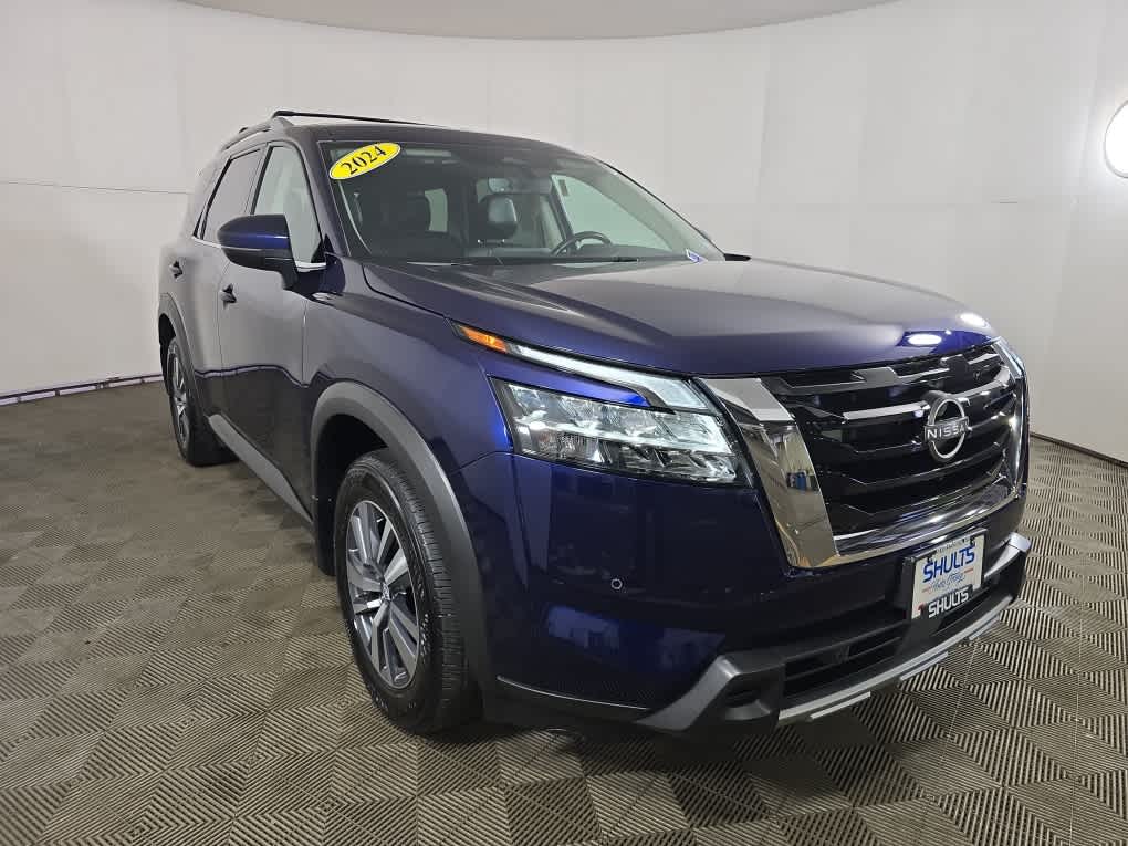 used 2024 Nissan Pathfinder car, priced at $39,900
