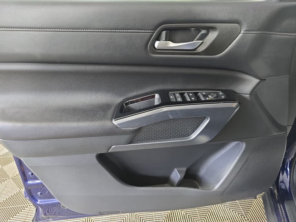 used 2024 Nissan Pathfinder car, priced at $39,900