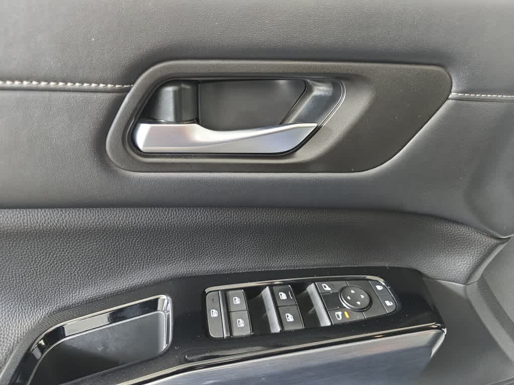 used 2024 Nissan Pathfinder car, priced at $39,900