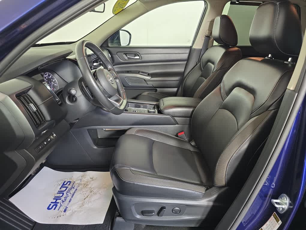 used 2024 Nissan Pathfinder car, priced at $39,900