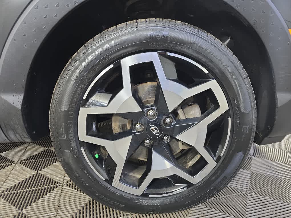 used 2022 Hyundai Santa Cruz car, priced at $27,900