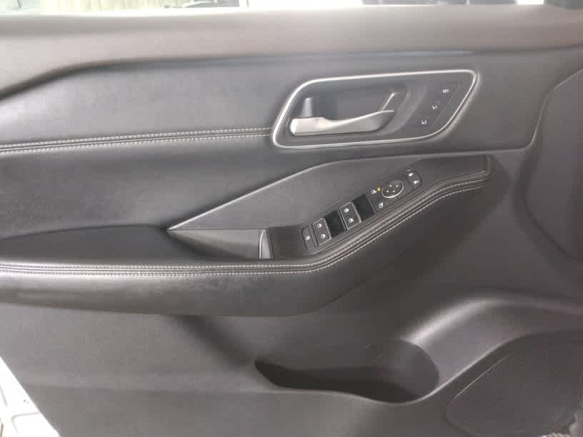 used 2022 Nissan Rogue car, priced at $25,900